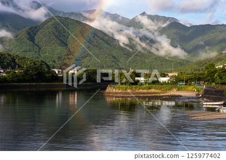 屋久島近海阿爾卑斯山的美麗晨虹（七月） 125977402