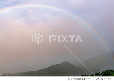 屋久島近海阿爾卑斯：夕陽下的彩虹（7月） 125978457