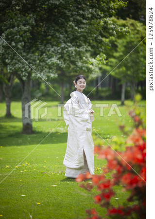 花園婚禮新娘 125978624