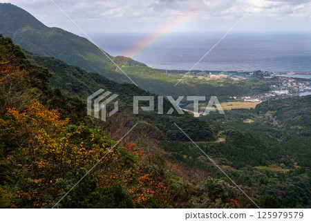 Yakushima Offshore Alps: Beautiful rainbow and autumn leaves (December) Yakushima Offshore Alps: Beautiful rainbow and autumn leaves (December) 125979579
