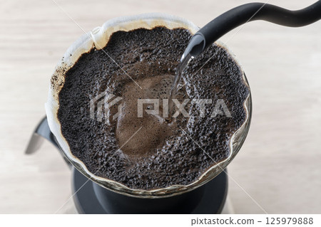 To make coffee 125979888