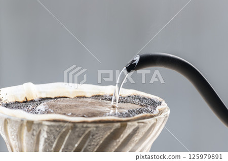 To make coffee 125979891