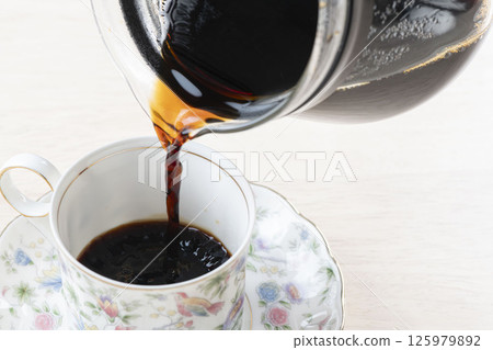 To make coffee 125979892