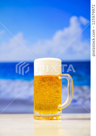 美味的仲夏生啤酒 125979972