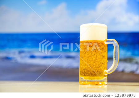 美味的仲夏生啤酒 美味的仲夏生啤酒 125979973