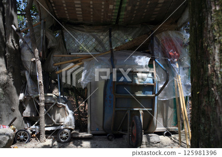 Park cleaning equipment 125981396