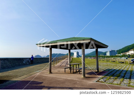 A view of a gazebo along the breakwater at the Asamushi Sea Fishing Park parking lot, Aomori City, Aomori Prefecture A view of a gazebo along the breakwater at the Asamushi Sea Fishing Park parking lot, Aomori City, Aomori Prefecture 125982500