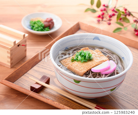 Warm Kitsune Soba 125983240