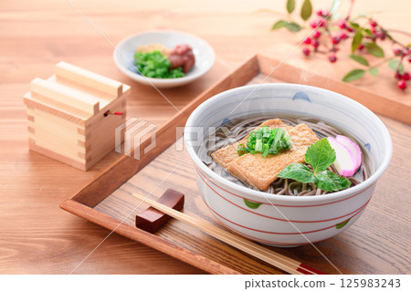 Warm Kitsune Soba 125983243