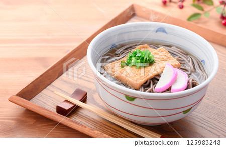 Warm Kitsune Soba 125983248