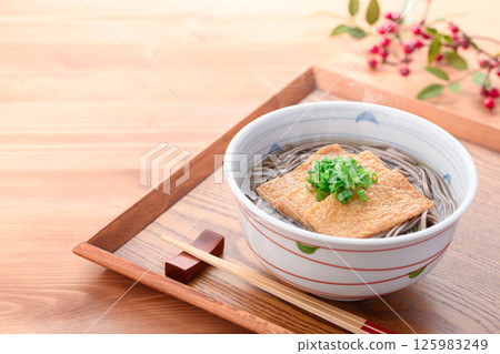 Warm Kitsune Soba 125983249