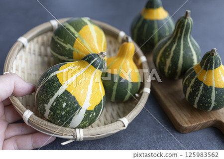 Decorative pumpkin (gourd) 125983562