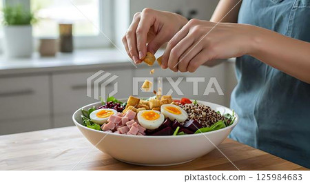 Healthy Quinoa Salad with Egg and Ham 125984683