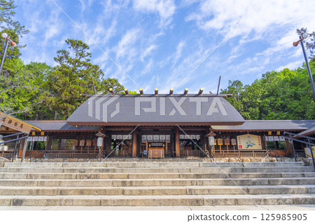 廣田神社～綠樹環繞的拜殿（兵庫縣西宮市） 125985905