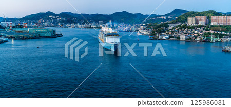 海洋光譜、女神大橋的夜景、全景【長崎市】 125986081