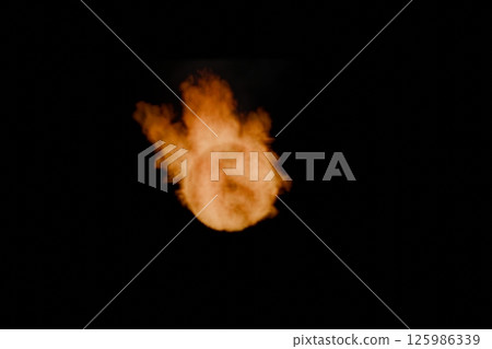 黑色背景上火球的 3DCG 影像 125986339