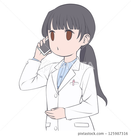 一位黑髮女藥劑師用智慧型手機打電話 — — 打電話 125987316