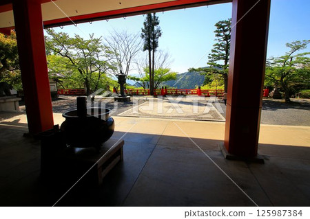 Cosmic energy pours down to protect the capital of Kyoto from evil spirits... Kurama Temple's "Kongo Shoko" 125987384
