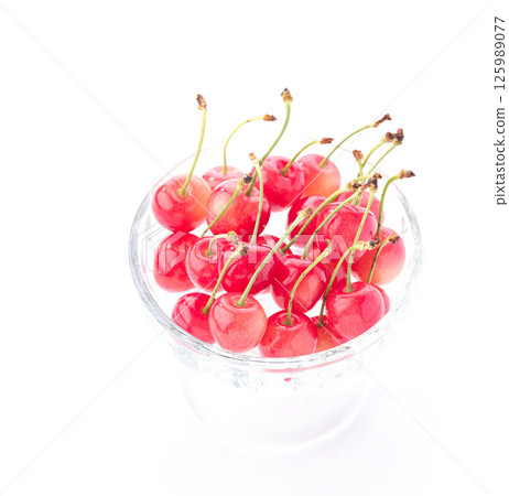 山形縣優質櫻桃白色背景 山形縣優質櫻桃白色背景 125989077