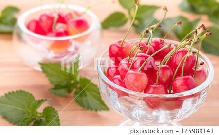 High-quality cherries from Yamagata Prefecture 125989141