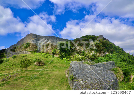 Katsuren Castle Ruins: A castle from the Ryukyu Kingdom era (Uruma City, Okinawa Prefecture) Katsuren Castle Ruins: A castle from the Ryukyu Kingdom era (Uruma City, Okinawa Prefecture) 125990467
