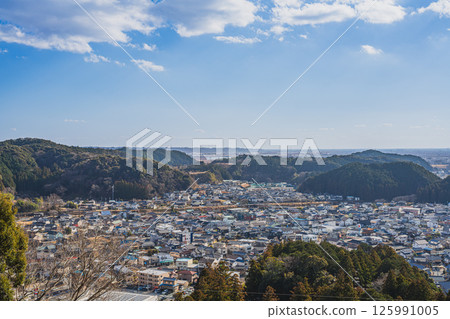 The cityscape as seen from the Yamamura Square Observatory at Komyo-ji Temple in Hamamatsu City (Shizuoka Prefecture) 125991005