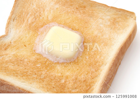 Toast with butter 125991008