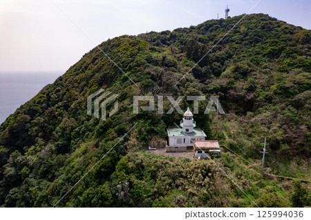 Kamishima Lighthouse on the remote island of Kamishima in Ise-Shima, Mie Prefecture 125994036