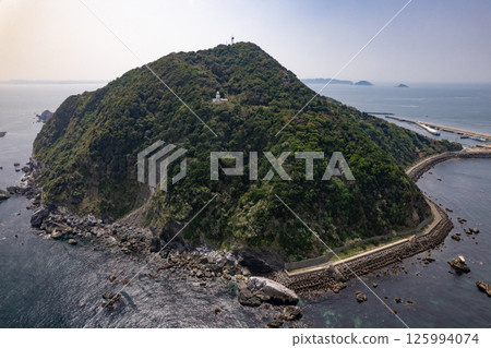 Kamishima Lighthouse on the remote island of Kamishima in Ise-Shima, Mie Prefecture 125994074