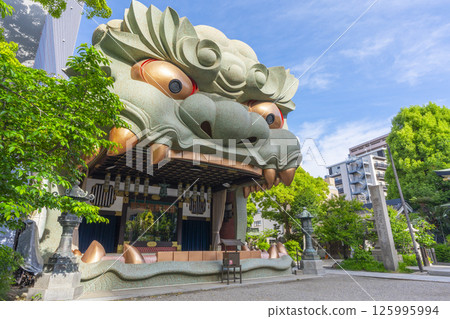 Namba Yasaka Shrine Shishiden 125995994