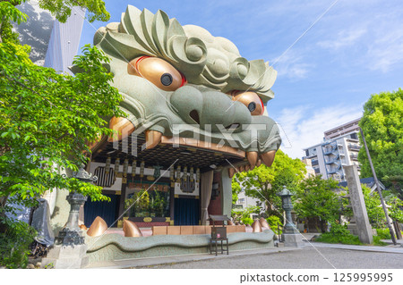 Namba Yasaka Shrine Shishiden 125995995