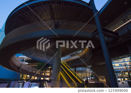 大阪梅田的門燈籠 大阪梅田的門燈籠 125999690