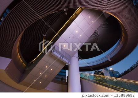 大阪梅田的門燈籠 125999692