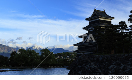 國寶松本城遺址的早晨 國寶松本城遺址的早晨 126000055