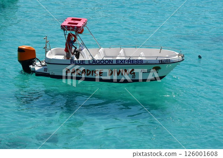 馬耳他共和國，科米諾島，藍色潟湖，浮動船，小船 126001608