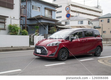 小型轎車、兩廂乘用車 126006886
