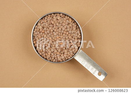 Brown lentils 126008623