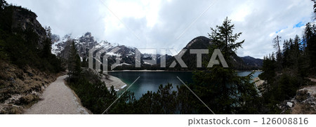 Breathtaking panoramic view of Lake Braies in the Italian Dolomites. 126008816