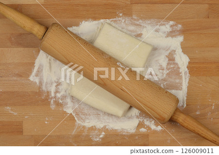 Puff pastry dough 126009011