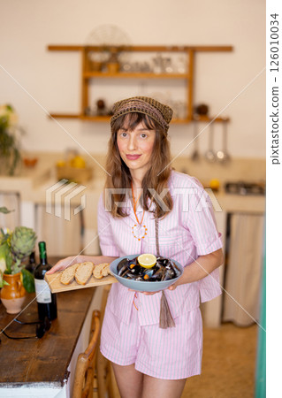 Relaxed seafood lunch 126010034