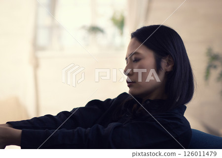 Middle-aged woman negative 126011479