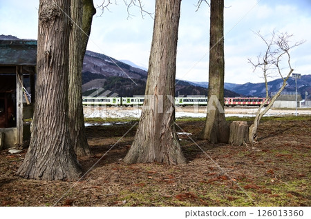 從神社看到的釜石線Kiha 110系列 126013360