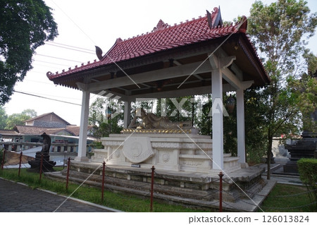Mendut Buddhist Monastery, Yogyakarta, Indonesia Mendut Buddhist Monastery, Yogyakarta, Indonesia 126013824