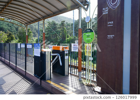 Haeundae Blue Line Park, Kudeokpo Station ticket gate [Korea/Busan] 126017999
