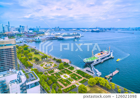 Yokohama cityscape in Japan with three luxury cruise ships: Norwegian Spirit, Riviera, and Diamond Princess 126021098