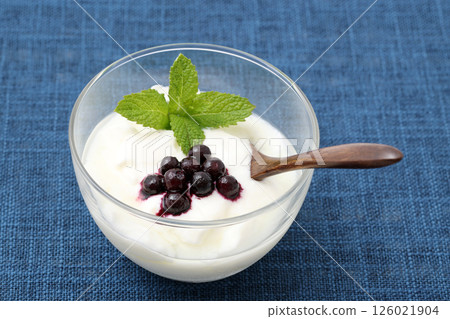 Yogurt Yogurt 126021904