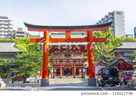 生田神社：從第三鳥居到樓門的路徑 126022796