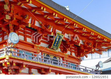 Ikuta Shrine: A magnificent vermilion-painted tower gate 126022851