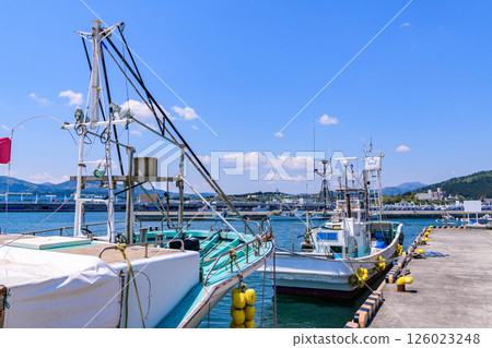 Spring at the fishing port: boats and the sea Spring at the fishing port: boats and the sea 126023248