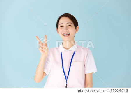 圍裙女人護理員托兒所老師醫療和平 126024046